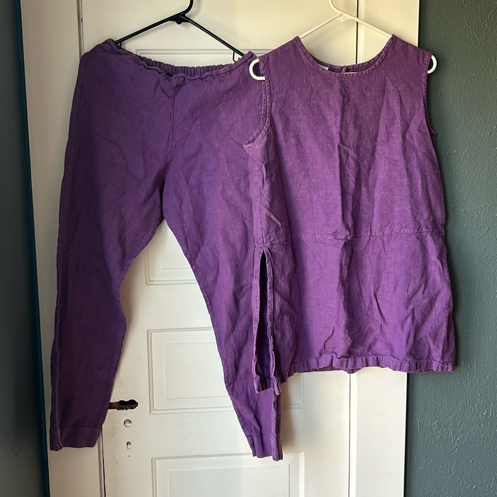 Bryan Walker 100% Linen top and pants set.  Women’s small